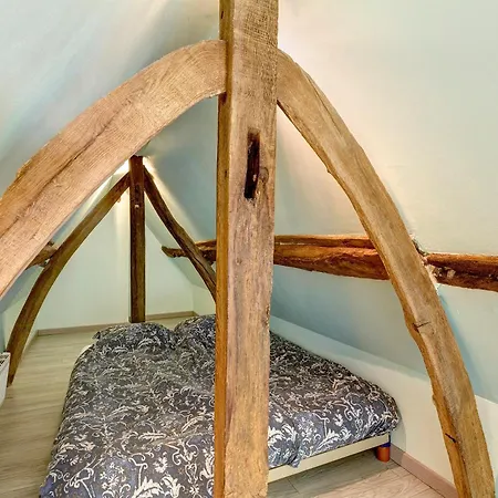 La Petite Chaumiere